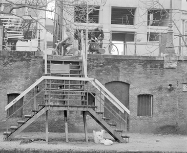 881829 Gezicht op de werfkelder en werftrap behorende bij het pand Oudegracht 175 te Utrecht.